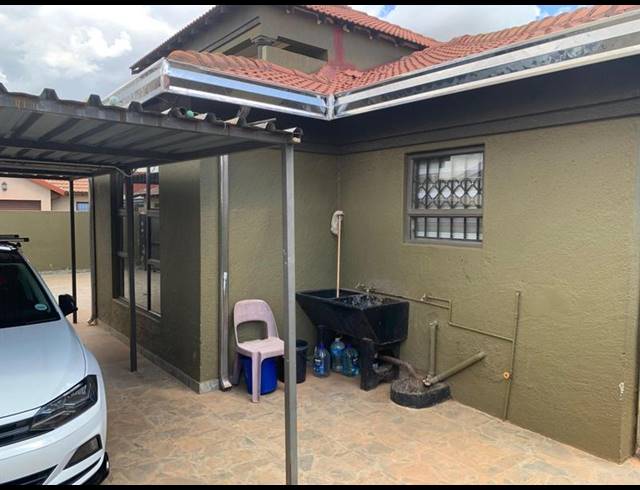 2 BEDROOM PROPERTY TO RENT IN PROTEA GLEN EXT
